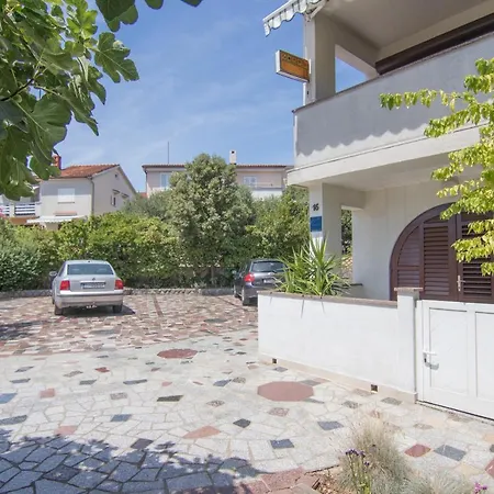 Apartman Dekanic Krk *