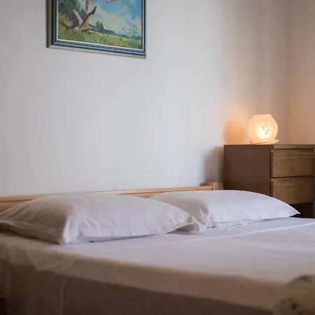 Dekanic Krk Apartamento Krk Town