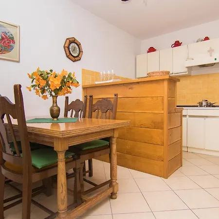 Dekanic Krk Apartamento Krk Town