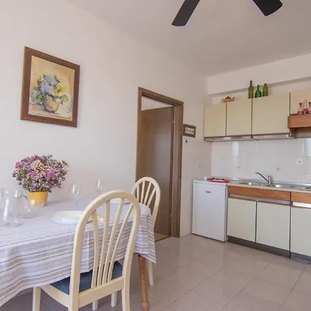 Dekanic Krk Apartamento Krk Town